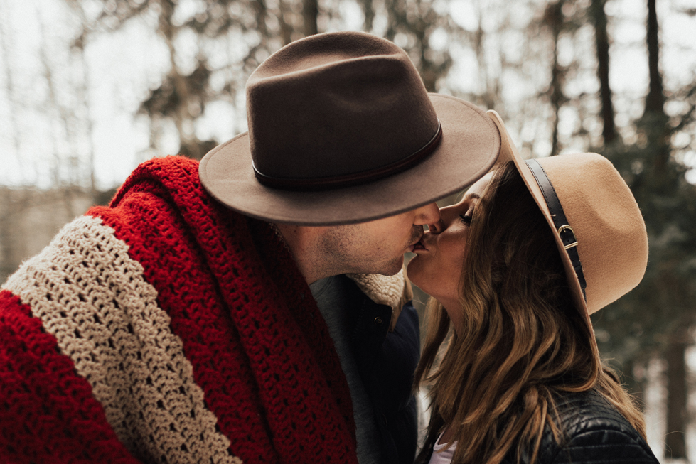 @joshlunt, josh lunt photography, josh lunt, edmonton engagement photographer, edmonton wedding photographer, edmonton lifestyle photographer, edmonton portrait photographer, junebug weddings, the knot